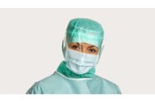 medikas, dėvintis „BARRIER“ chirurginę veido kaukę su papildoma apsauga