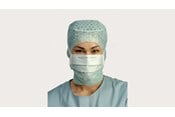 medikas, dėvintis „BARRIER“ specialią chirurginę veido kaukę