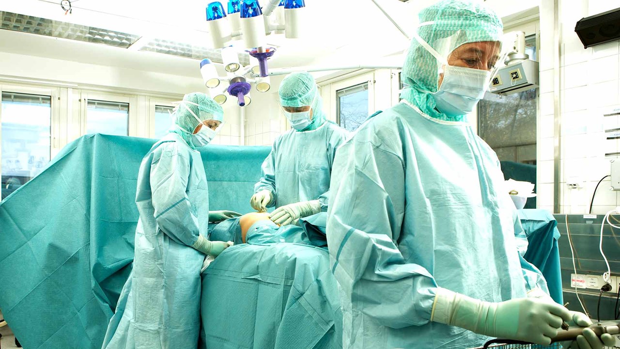 Chirurgai, operacinėse